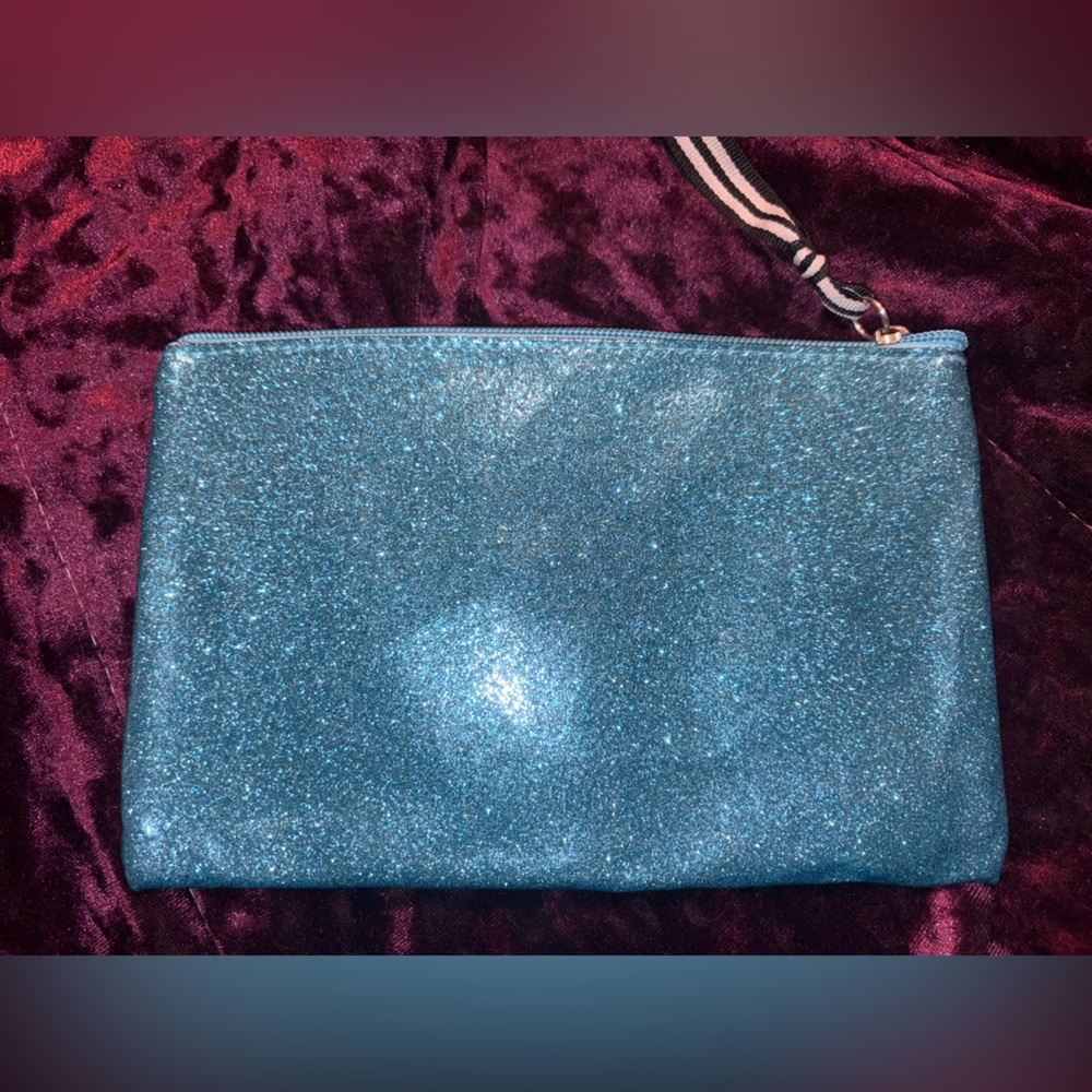 3 Small Makeup Bags - Picture 3 of 9